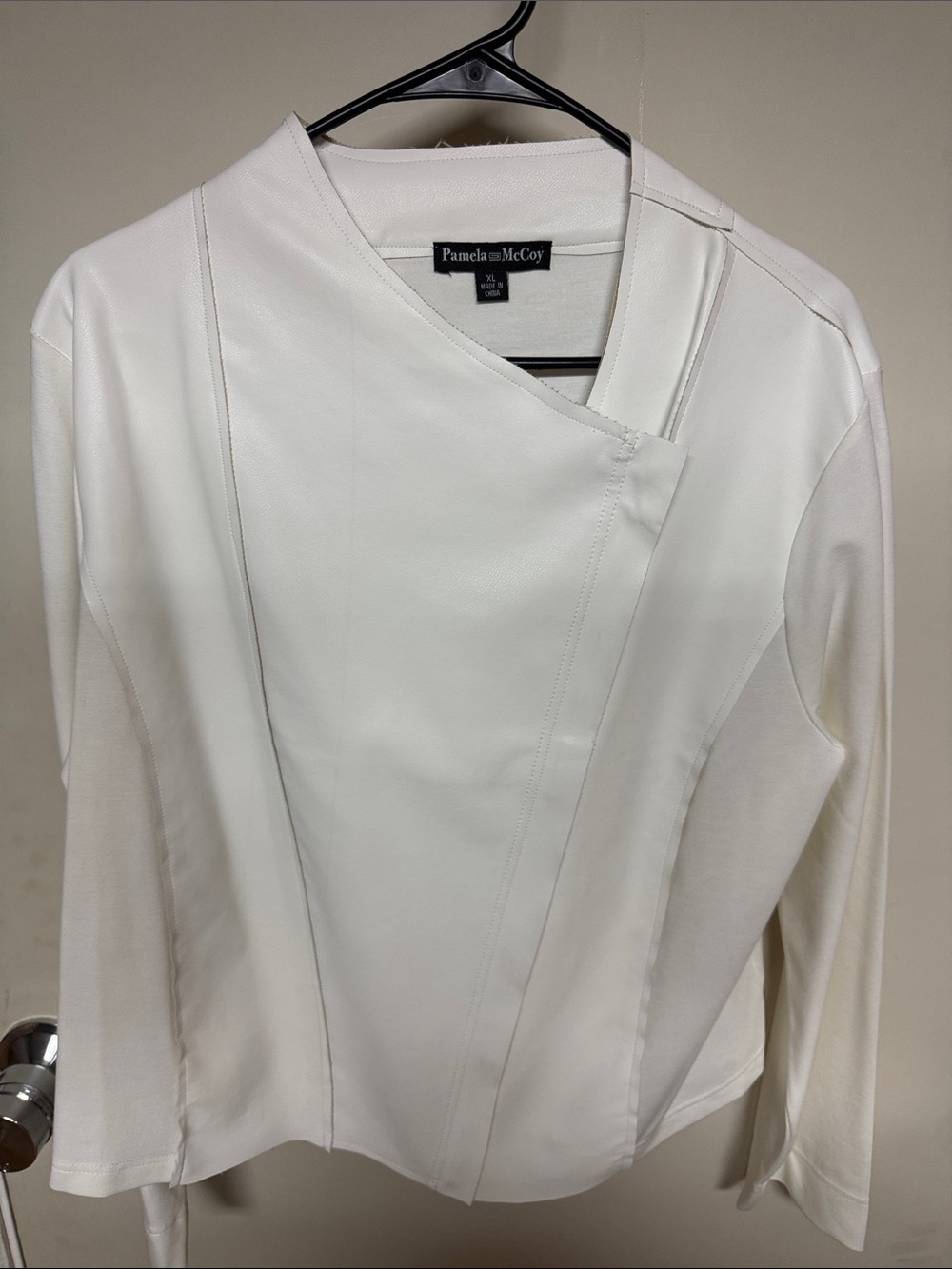 Pamela McCoy White Asymmetric Zip-Front Long Sleeve Jacket